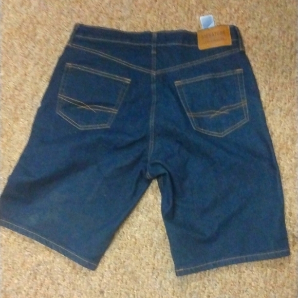BNWOT Levi Strauss Signature Jean Shorts - Picture 2 of 4